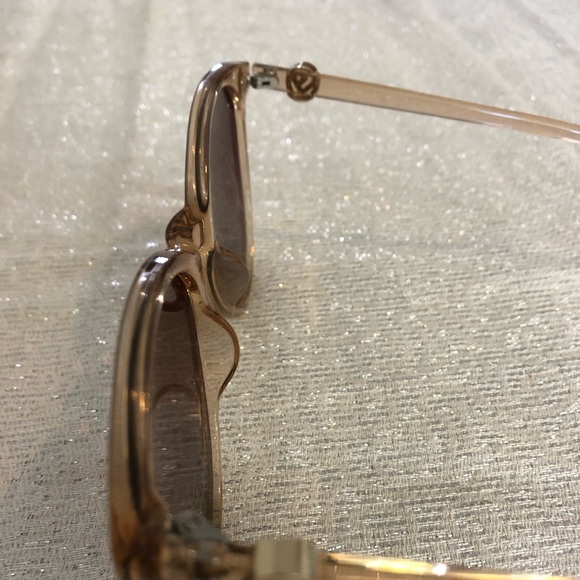 Polarized Sunglasses 100% UVA/UVB Protection Oversized Transparent Pink Frames - Picture 11 of 14